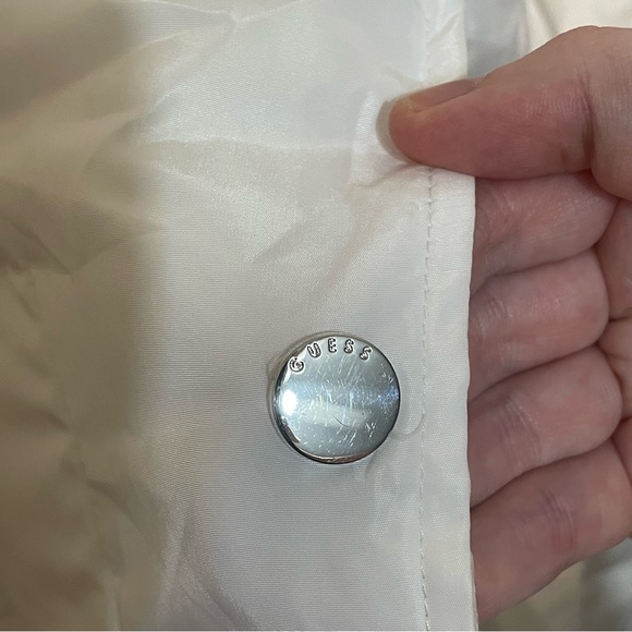 SOLD / Guess White Puffer Jacket - Picture 10 of 11